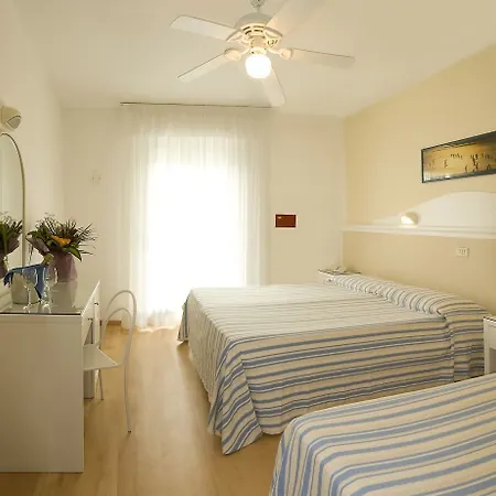Ξενοδοχείο Miami 3*